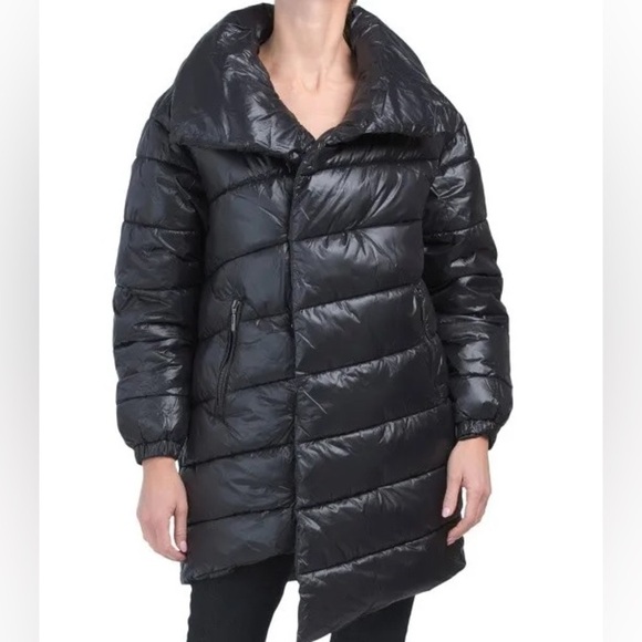 NVLT Women’s Asymmetrical Snap Black Shine Puffer Coat- Size Large‎